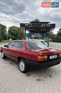 Седан Audi 100 1990 в 