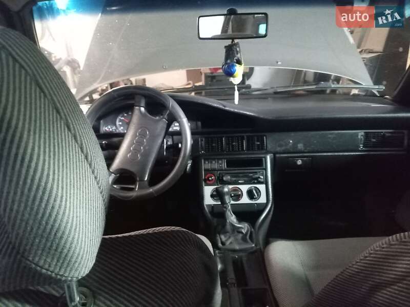 Седан Audi 100 1990 в Ладыжине
