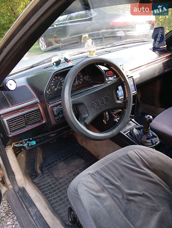 Седан Audi 100 1983 в Хмельнике