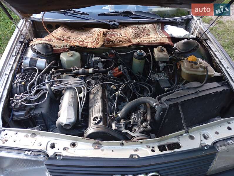 Седан Audi 100 1983 в Хмельнике