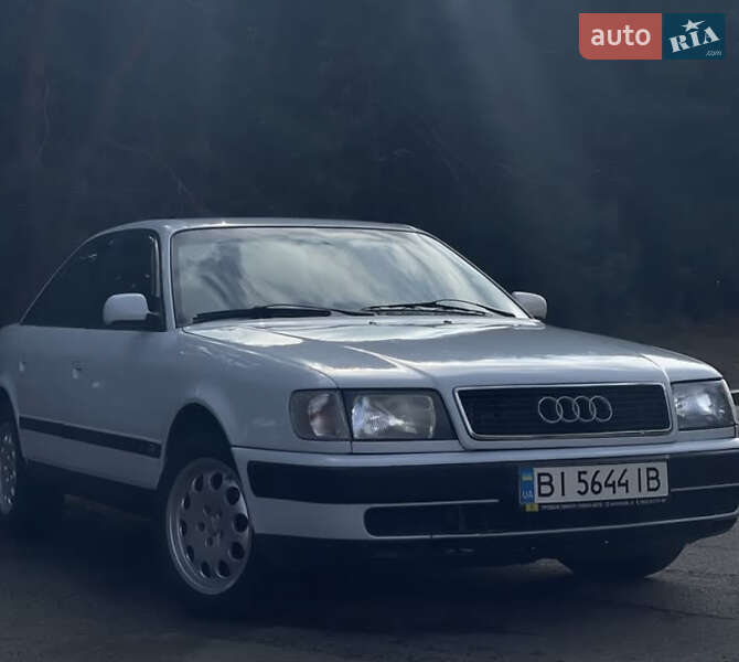 Седан Audi 100 1994 в Горишних Плавнях