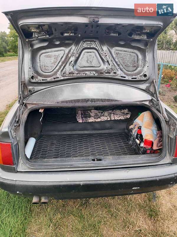 Седан Audi 100 1994 в Киеве