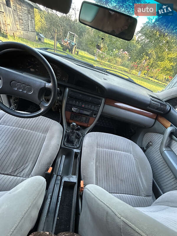 Седан Audi 100 1992 в Косове