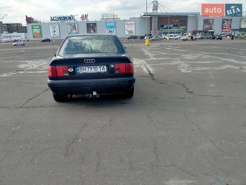 Седан Audi 100 1993 в Одессе