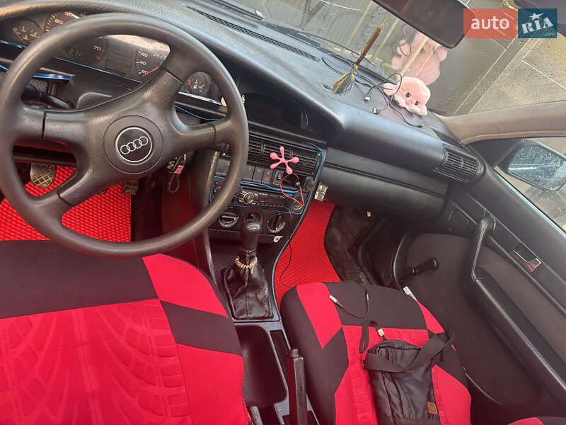 Седан Audi 100 1992 в Яремче