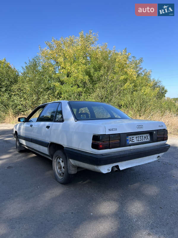 Седан Audi 100 1986 в Пещанке