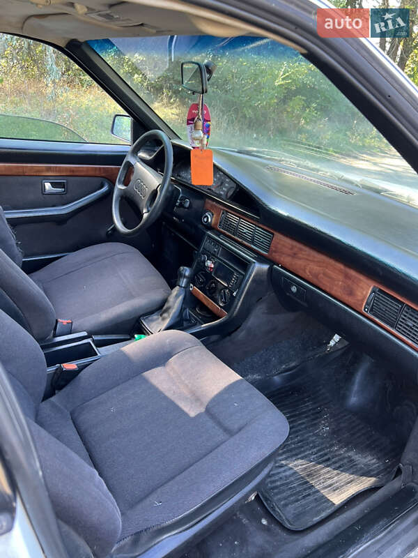 Седан Audi 100 1986 в Пещанке