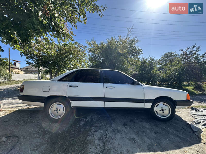 Седан Audi 100 1986 в Светловодске фото 6 Седан Audi 100 1986 в Светловодске
