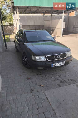 Седан Audi 100 1993 в Теофіполі