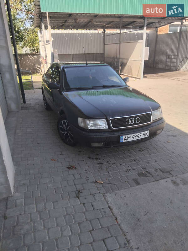 Седан Audi 100 1993 в 