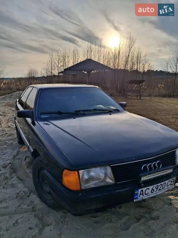 Audi 100