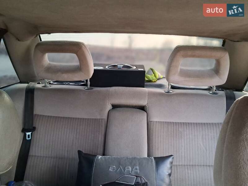 Седан Audi 100 1988 в Шацке