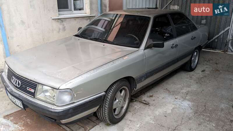 Седан Audi 100 1985 в Запорожье