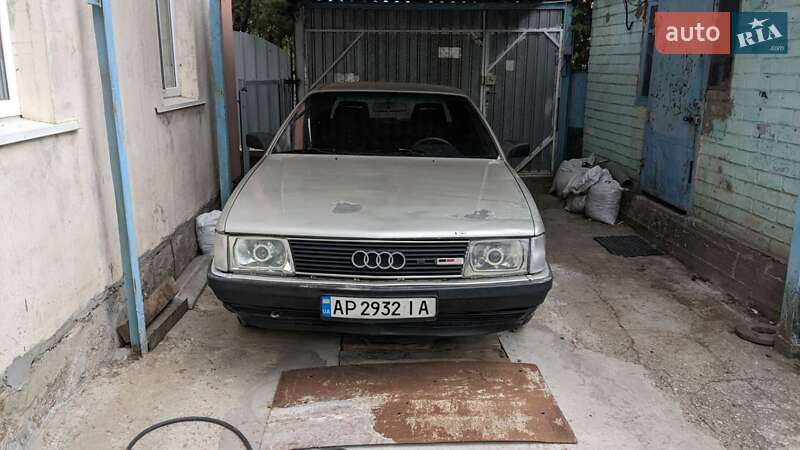 Седан Audi 100 1985 в Запорожье
