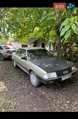 Седан Audi 100 1986 в Сатанові