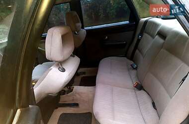 Седан Audi 100 1988 в 