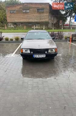 Седан Audi 100 1986 в 