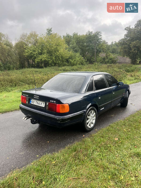 Седан Audi 100 1992 в Казатине