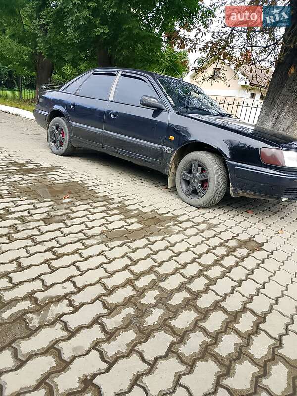 Седан Audi 100 1992 в Городке