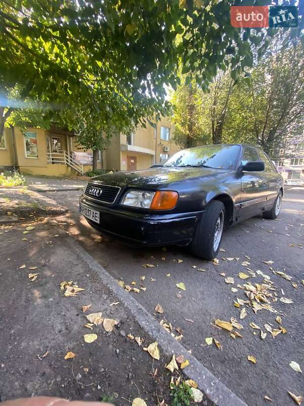Седан Audi 100 1993 в Запорожье