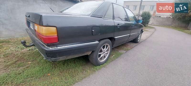 Седан Audi 100 1986 в Бобровице