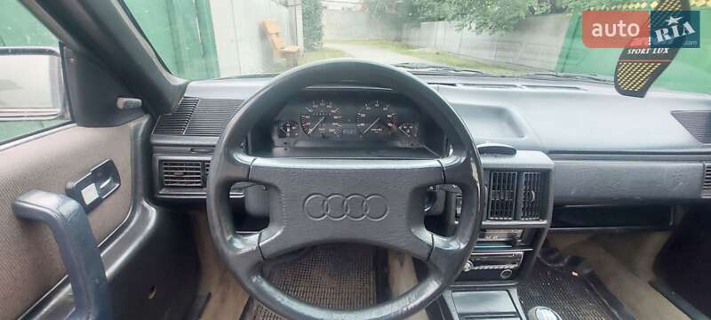 Седан Audi 100 1986 в Бобровице
