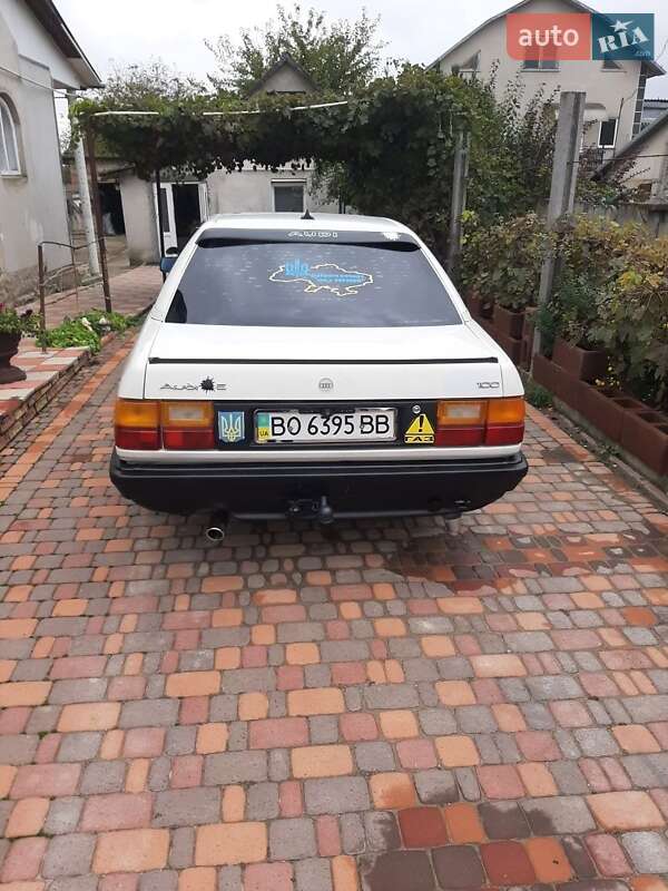 Седан Audi 100 1990 в Чорткові