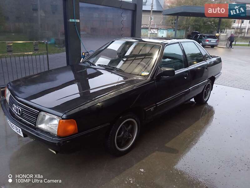 Audi 100 1986 Audi 100 1986