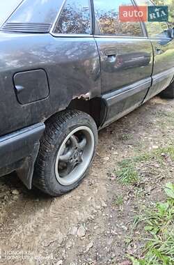 Седан Audi 100 1986 в Черновцах