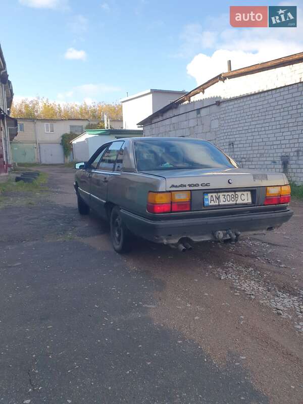 Седан Audi 100 1986 в Житомире