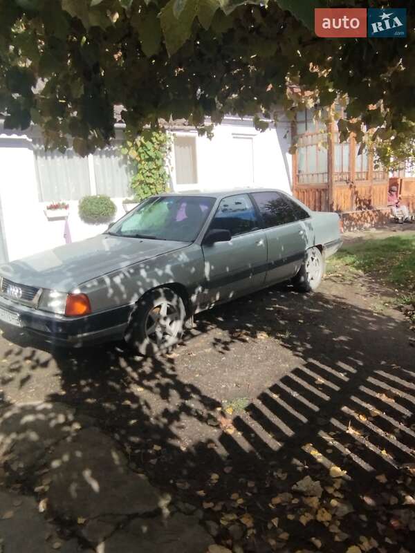 Седан Audi 100 1989 в Коломые