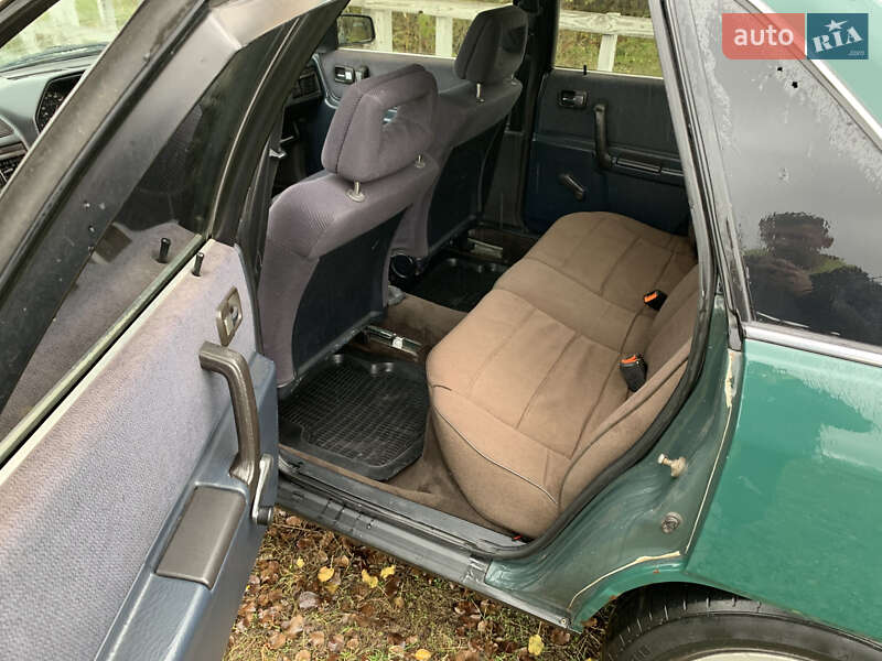 Седан Audi 100 1988 в Киеве