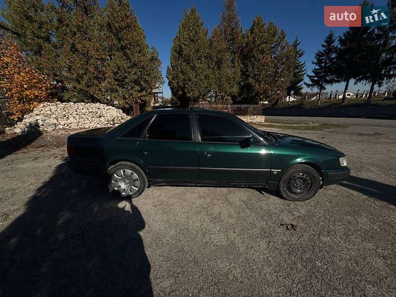Седан Audi 100 1992 в Скалате