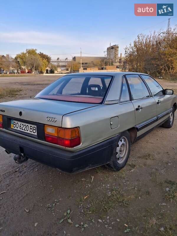 Седан Audi 100 1986 в Здолбуніві