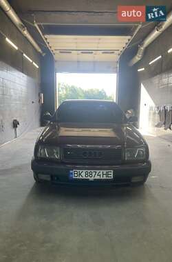Седан Audi 100 1993 в Ровно