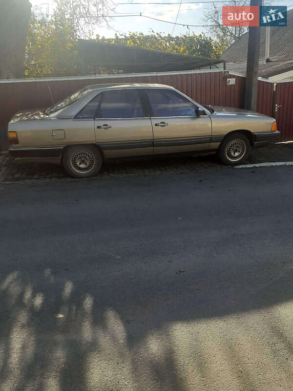 Седан Audi 100 1983 в Ярмолинцах фото 7 Седан Audi 100 1983 в Ярмолинцах