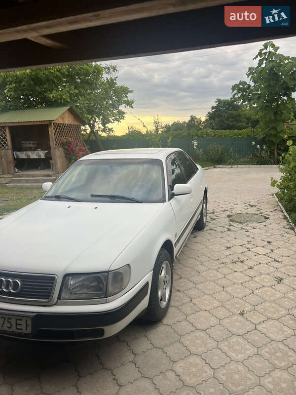 Седан Audi 100 1993 в Гайсине