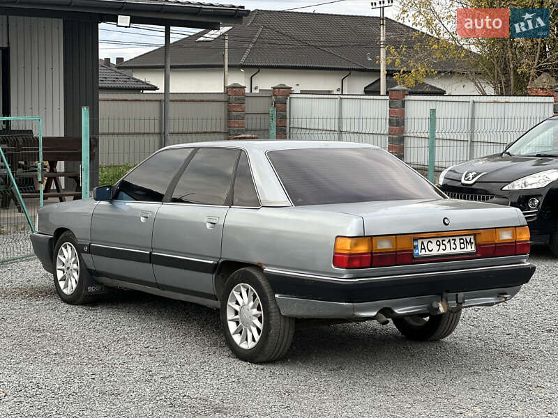 Седан Audi 100 1984 в Ровно