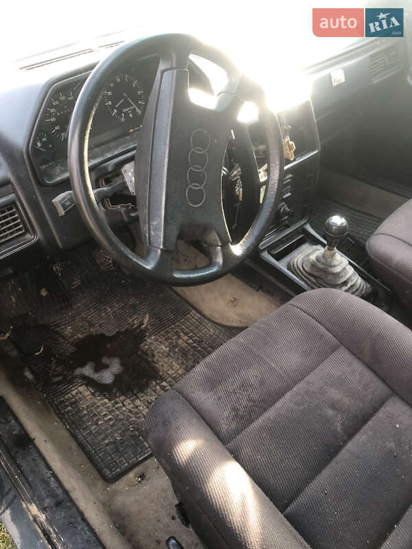 Седан Audi 100 1988 в Маневичах