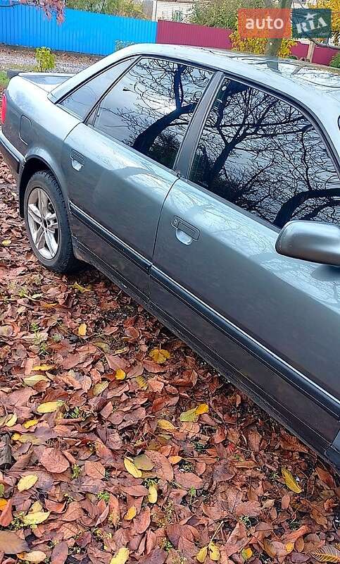 Седан Audi 100 1991 в Краснограді
