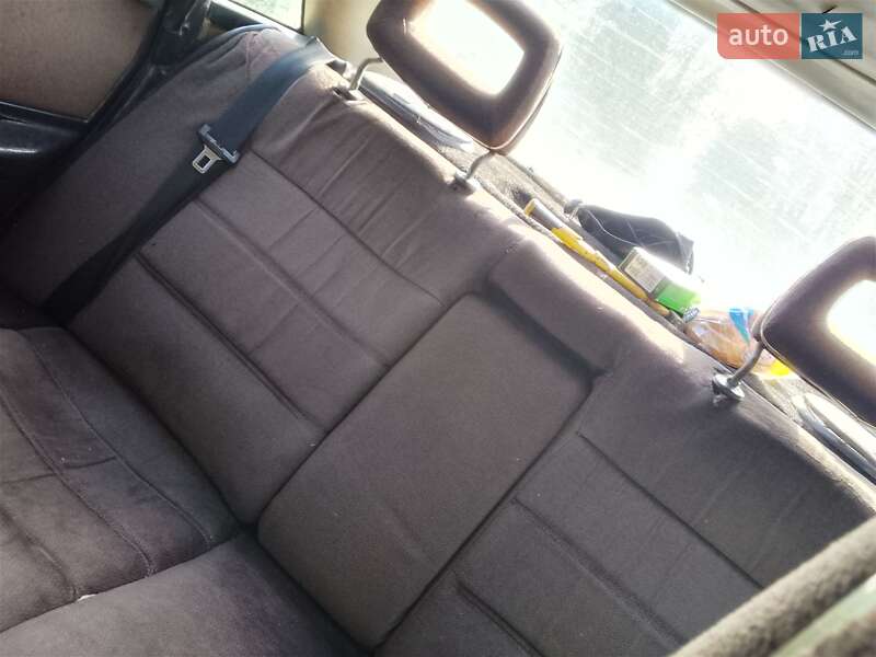 Седан Audi 100 1984 в Дунаевцах