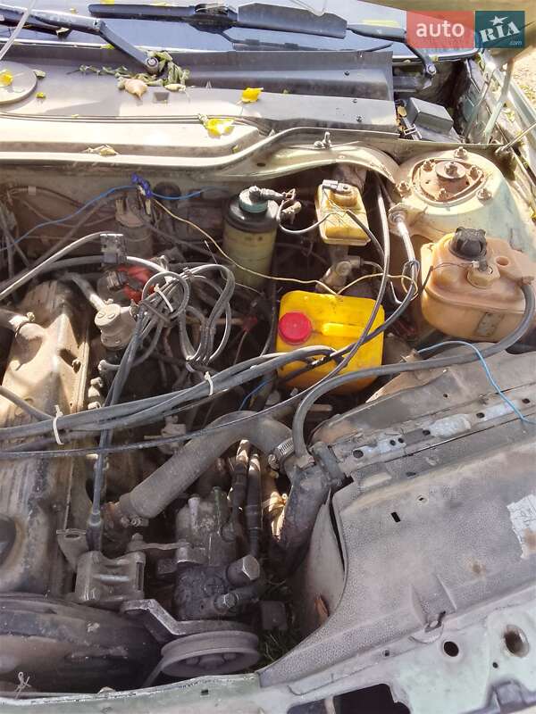 Седан Audi 100 1984 в Дунаевцах