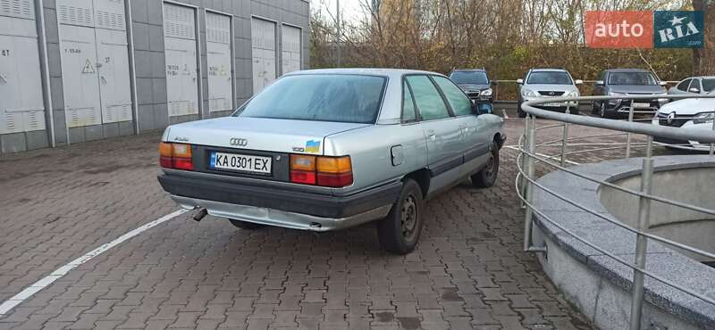 Седан Audi 100 1989 в Киеве