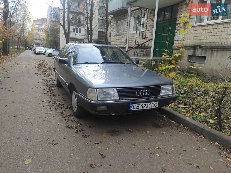 Седан Audi 100 1990 в Черновцах