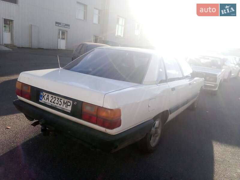 Audi 100 1989 Audi 100 1989