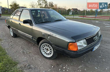 Седан Audi 100 1985 в Любомле