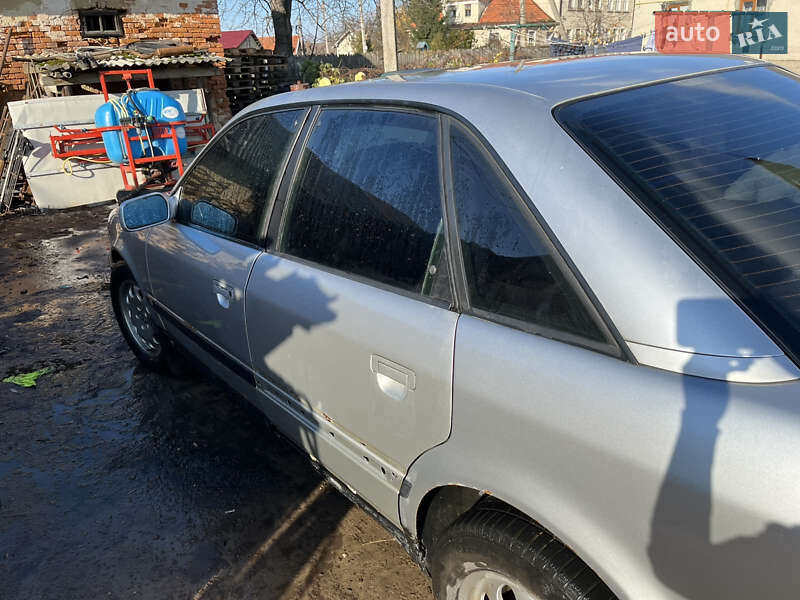 Седан Audi 100 1991 в Бобрке