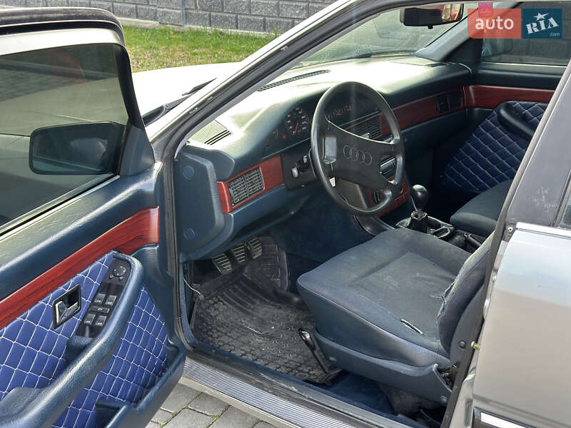 Седан Audi 100 1984 в Ровно