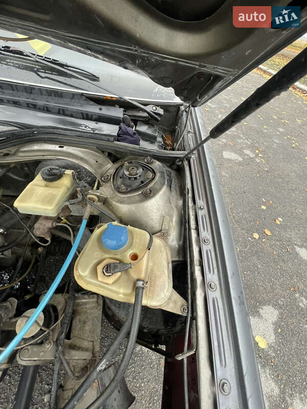 Седан Audi 100 1983 в Володимирі