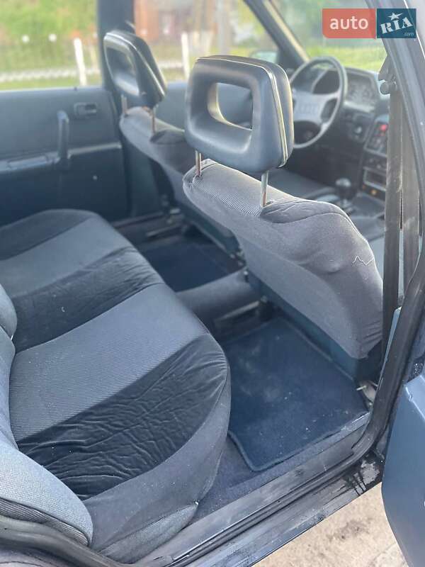 Седан Audi 100 1983 в Ратным